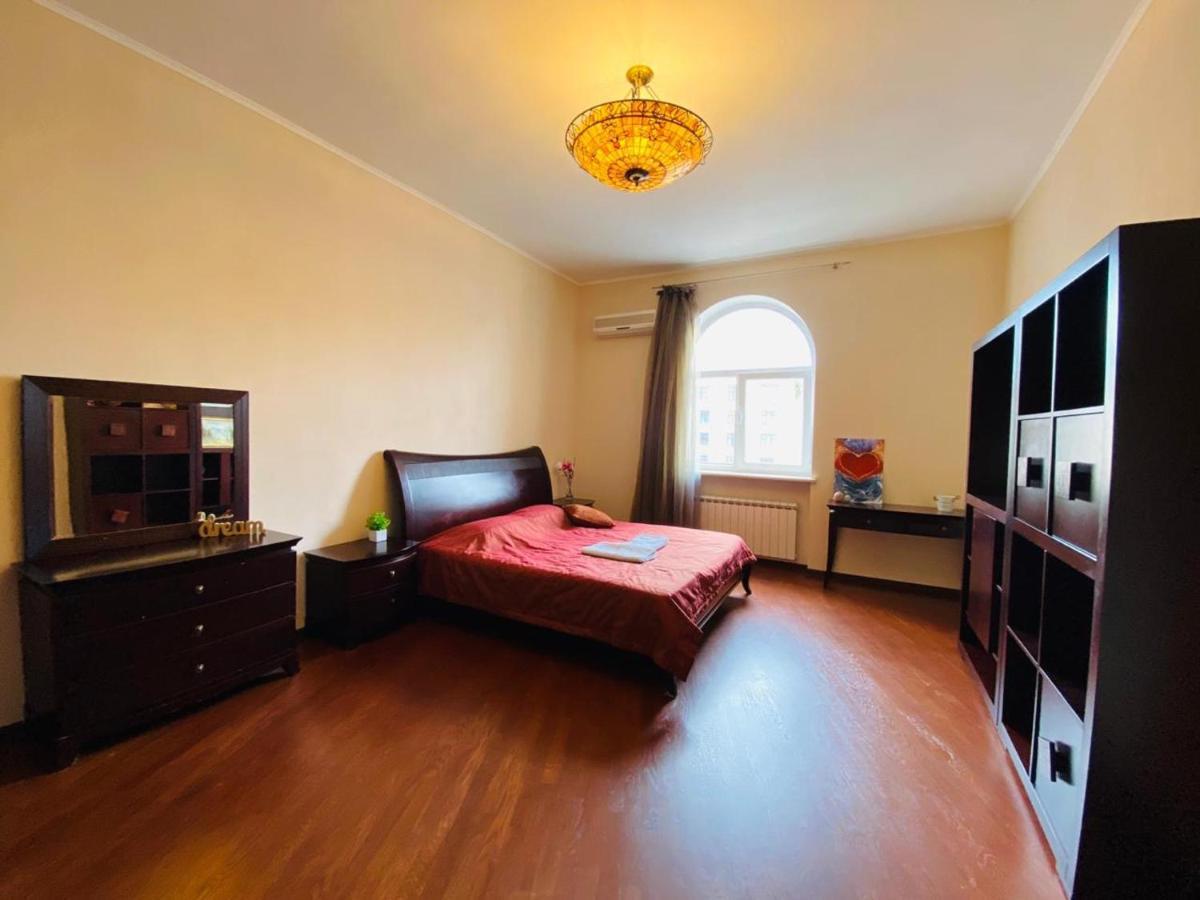 Ferienwohnung Amazing View Of Independence Square Kiew Exterior foto